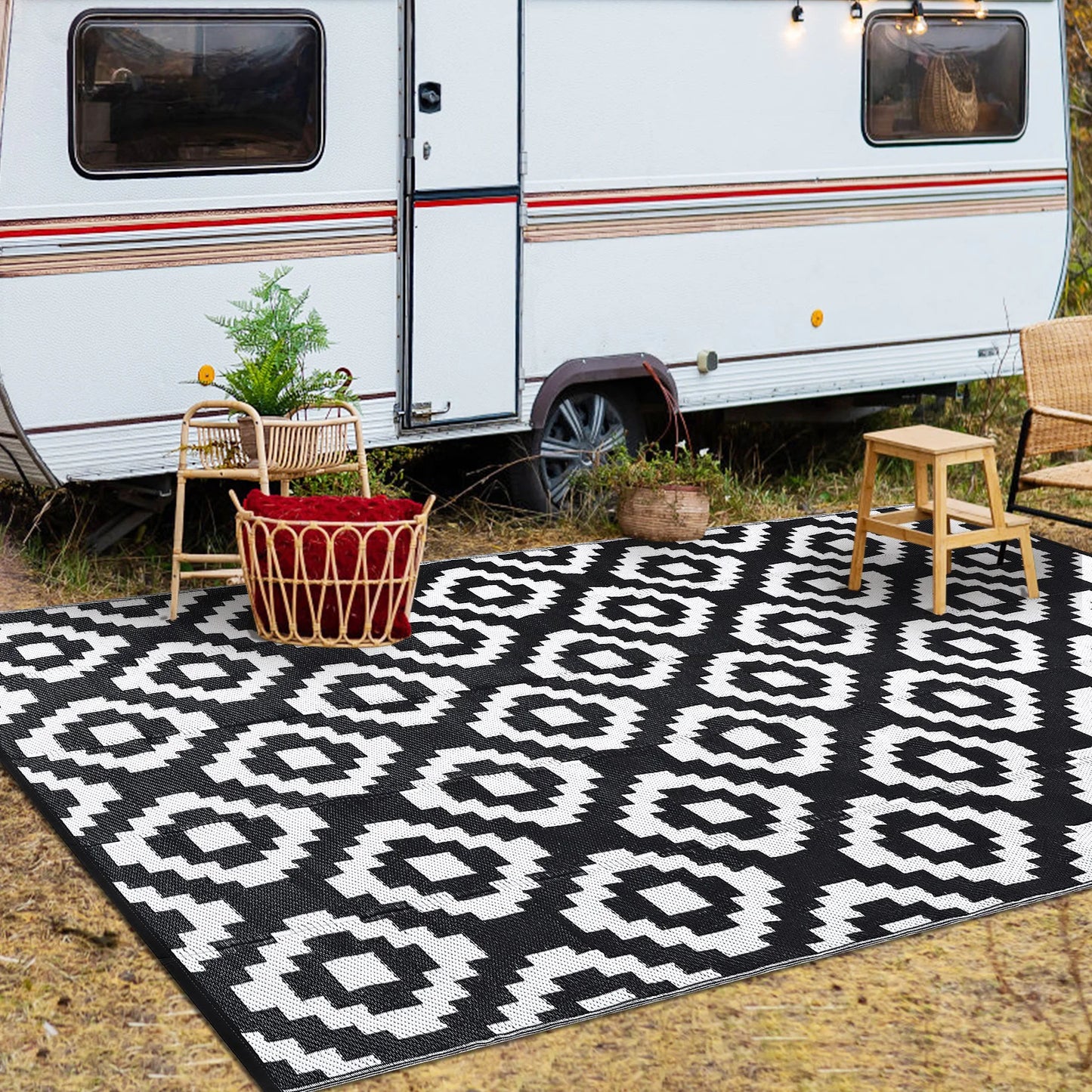 Waterproof, Reversible Outdoor 5x8 Modern Geometric Rug